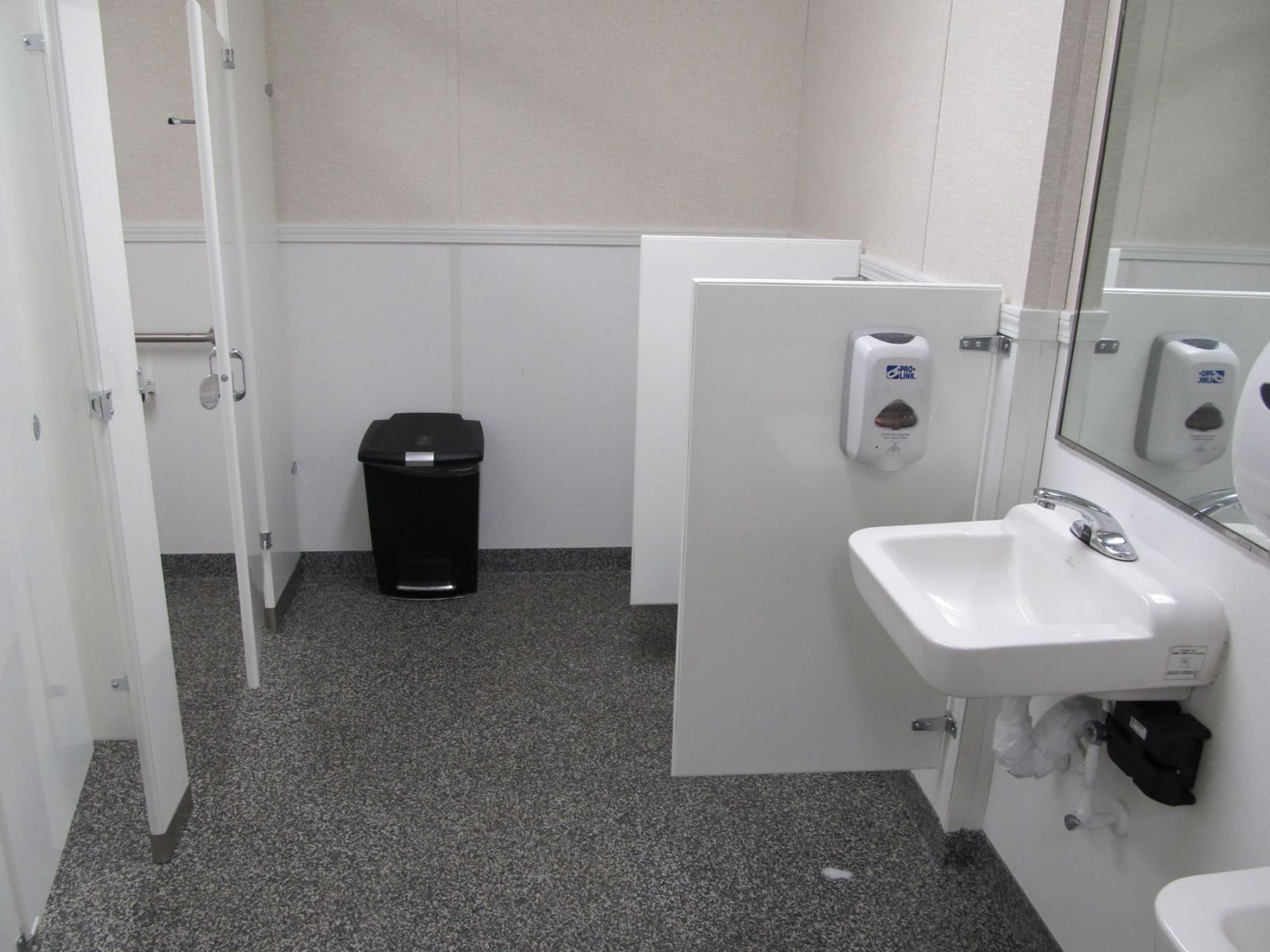 Deli-Brands-Modular-Locker-Break-Room-Bathroom-1