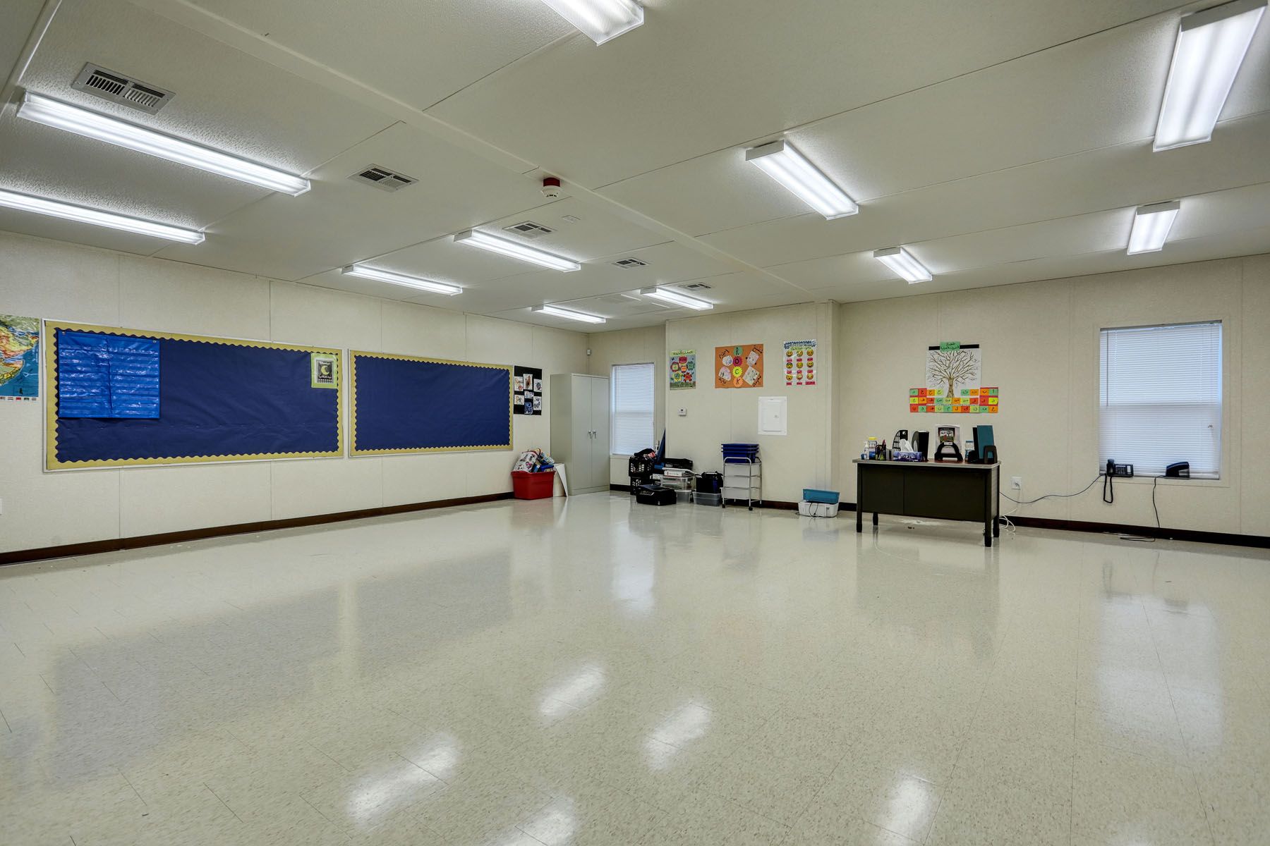 Baltimore-International-Academy-Modular-Classroom-Complex-Interior-4