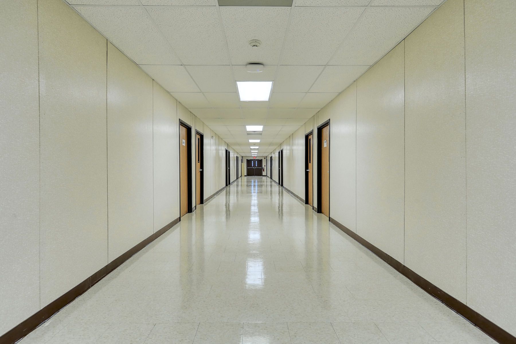 Baltimore-International-Academy-Modular-Classroom-Complex-Interior-Hallway-2