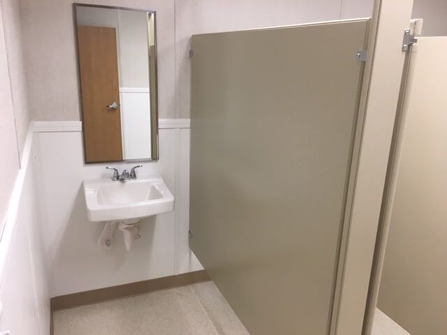 Dahlgren-Administrative-Modular-Swing-Space-Bathroom