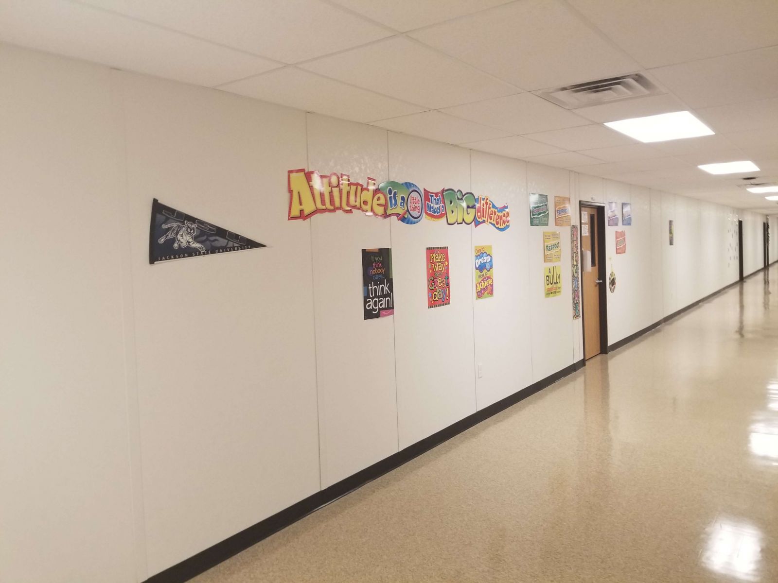 PGCPS-Accokeek-Academy-Modular-Classroom-Hallway-3
