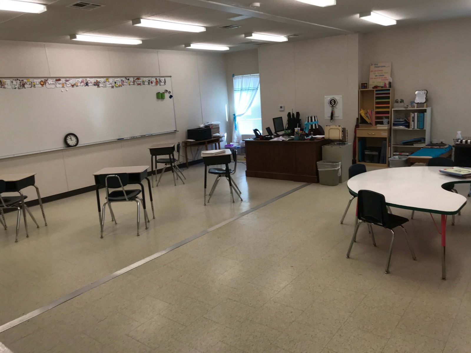 temporary-mobile-classroom-interior-6
