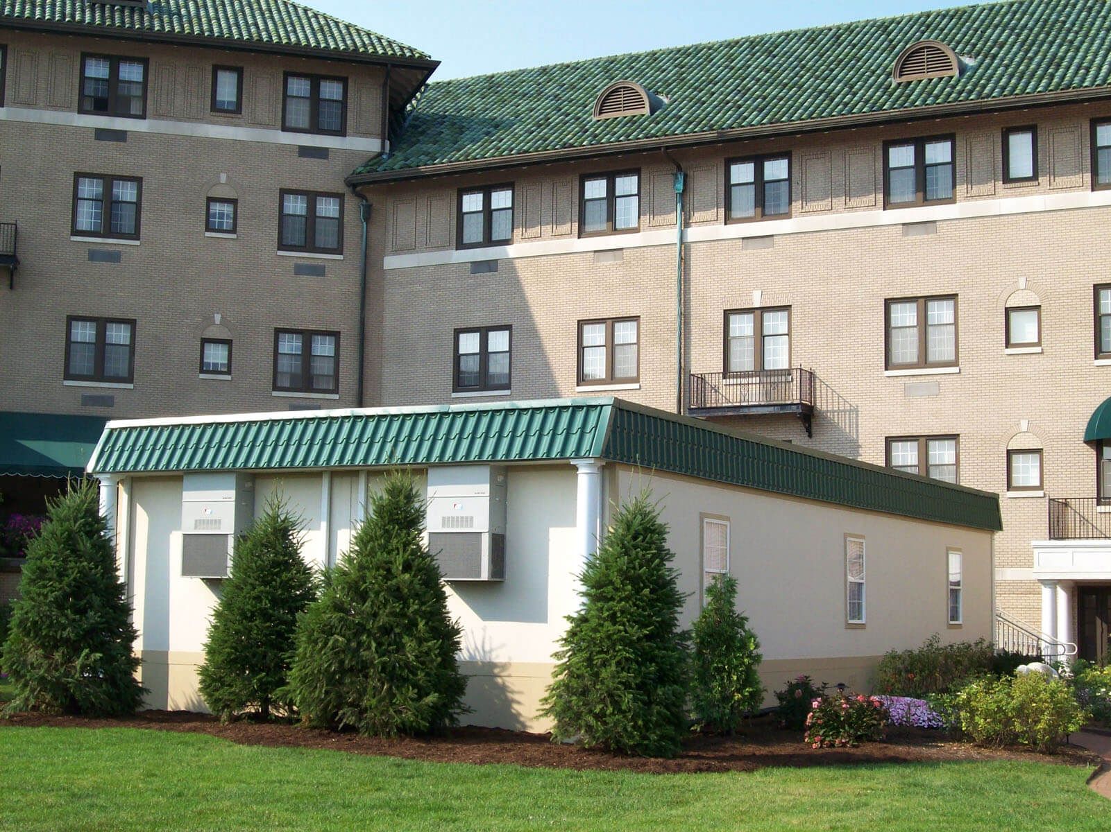 Hotel-Hershey-Temporary-Conference-Center-Exterior-2