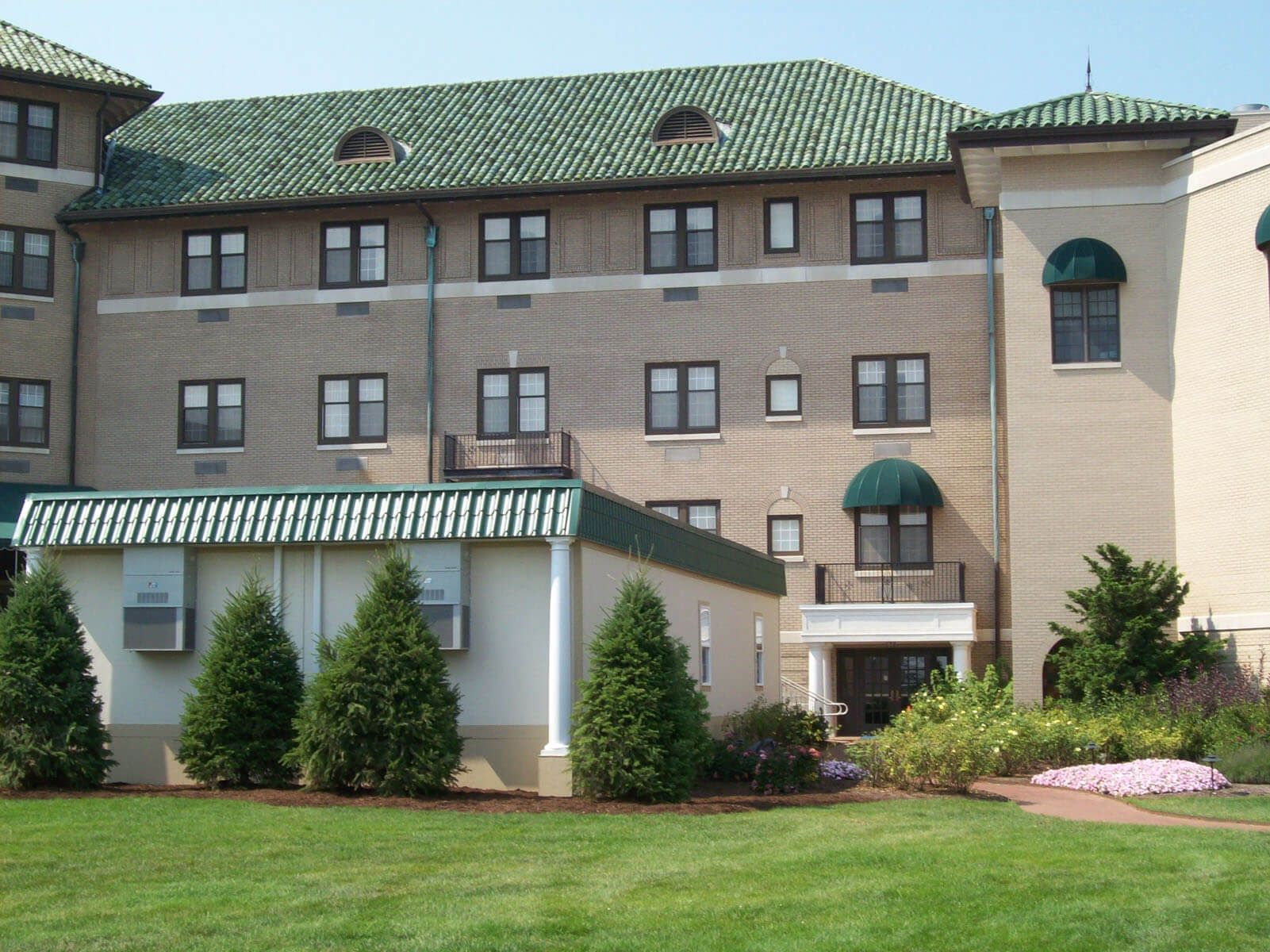 Hotel-Hershey-Temporary-Conference-Center-Exterior-5