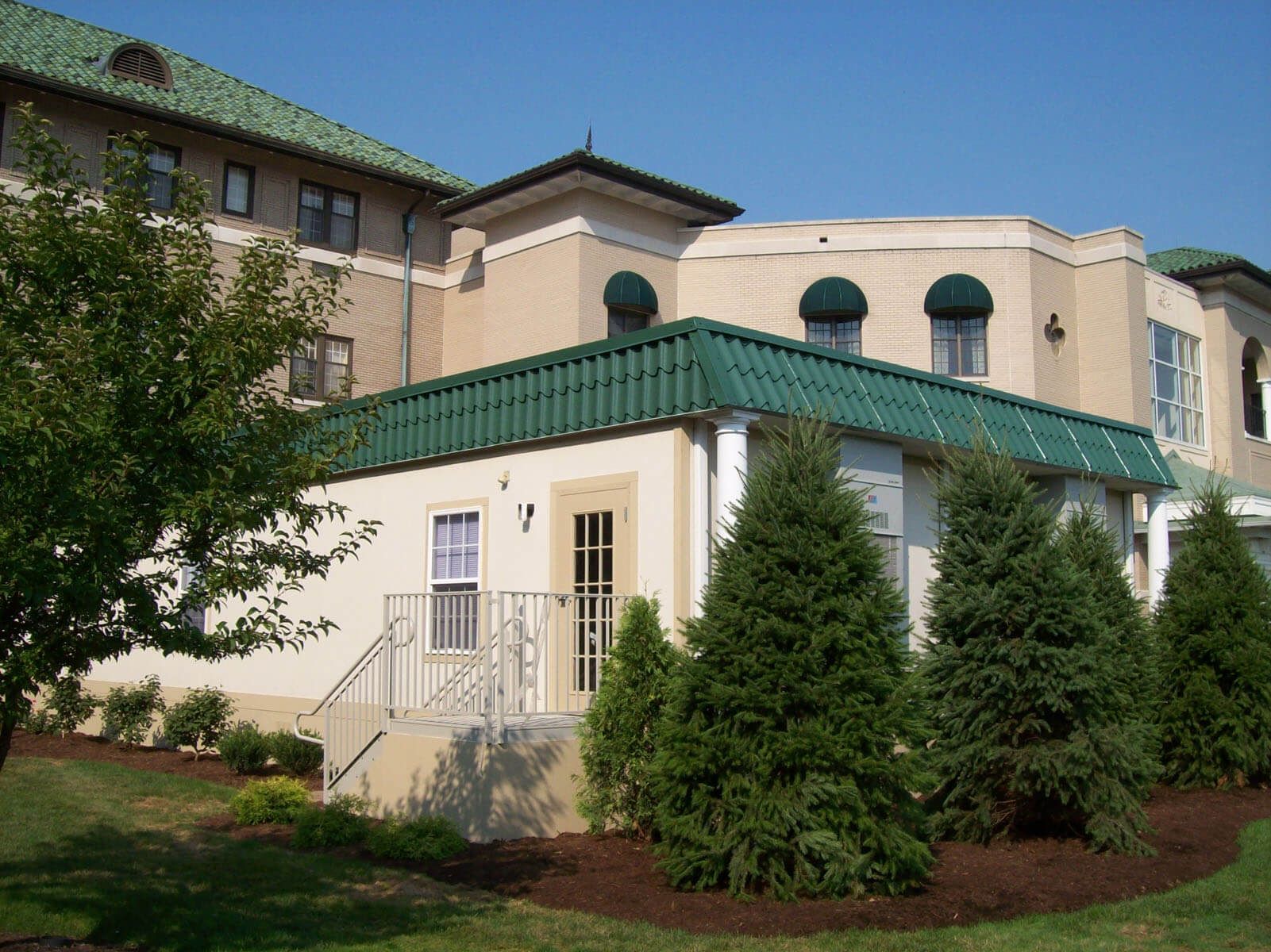 Hotel-Hershey-Temporary-Conference-Center-Exterior-Side-2
