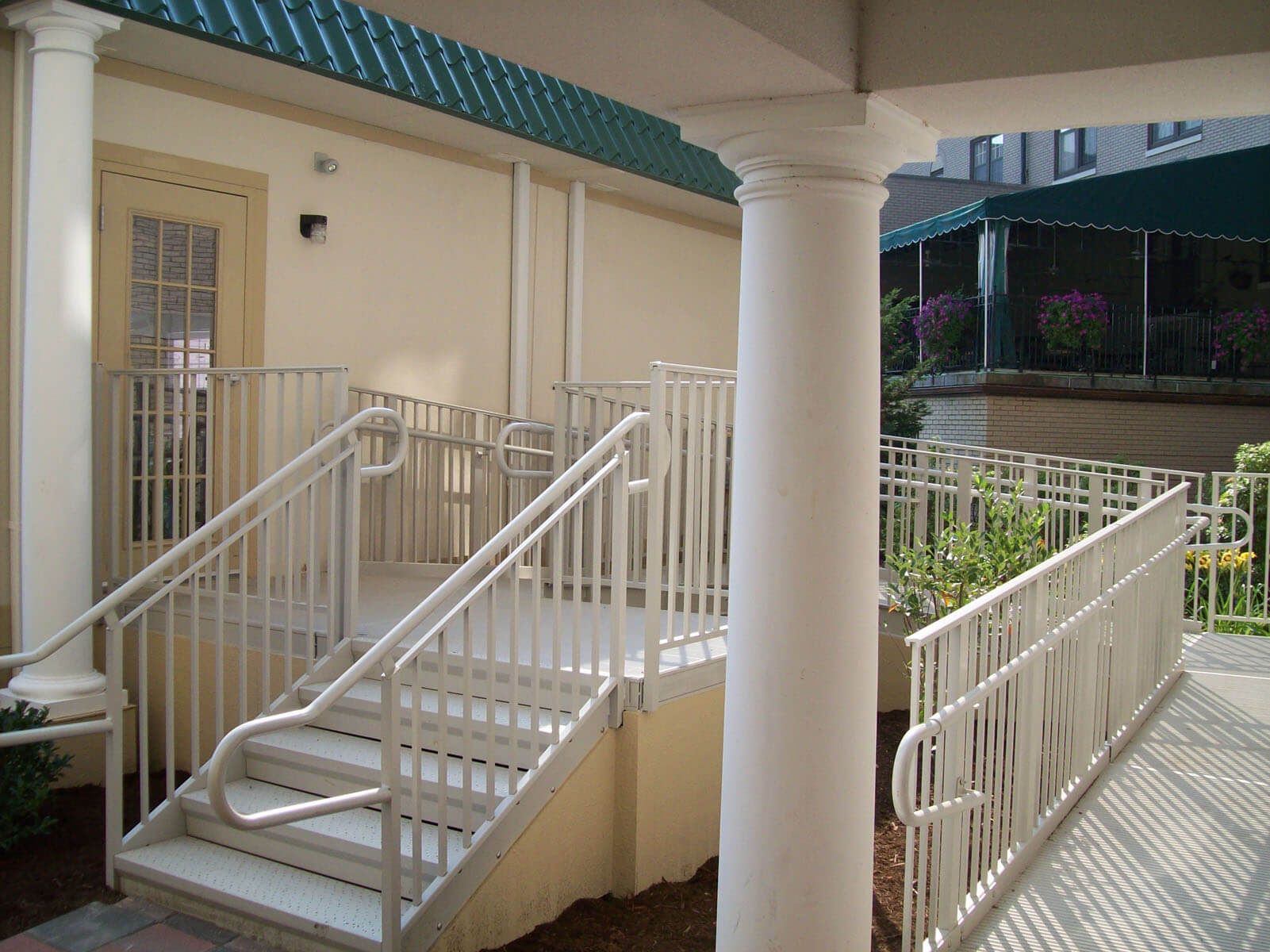 Hotel-Hershey-Temporary-Conference-Center-Exterior-Steps-1