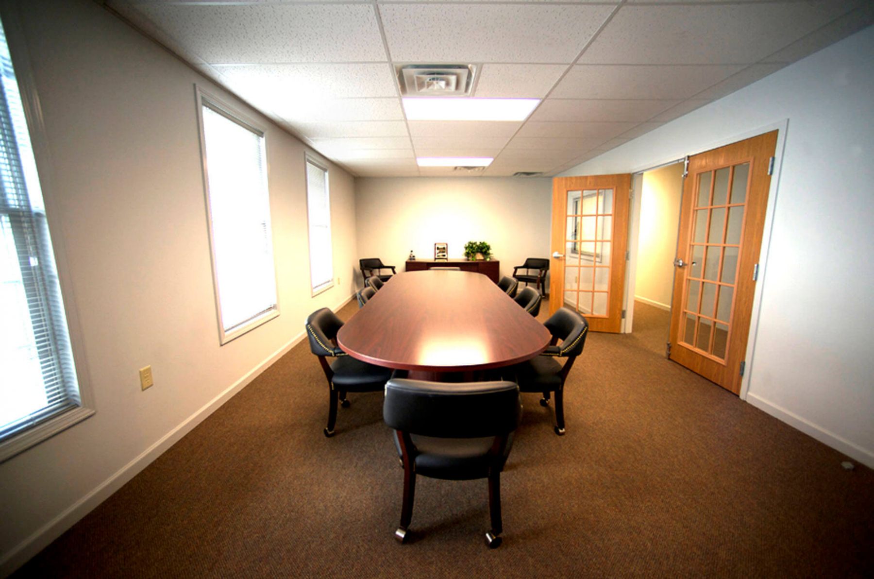 Acton-Richmond-Prefabricated-Sales-Office-Interior-Conference-2