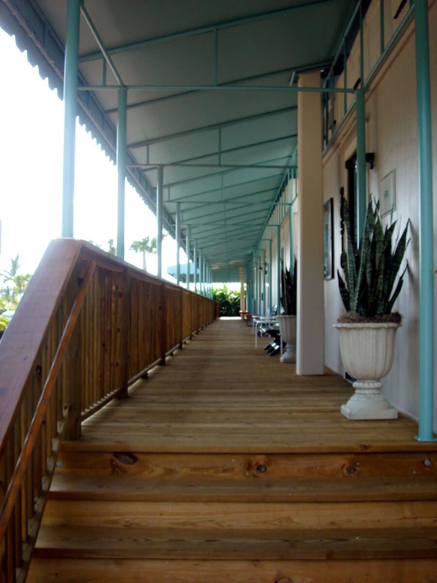 Boca-West-Country-Club-Temporary-Modular-Fitness-Spa-Exterior-Deck