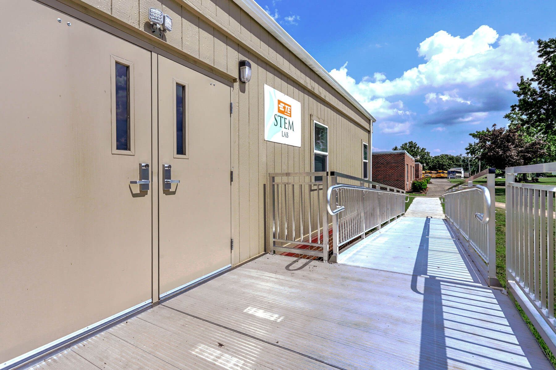 Products Gallery Aluminum Ramps, Steps and Canopies for Modular