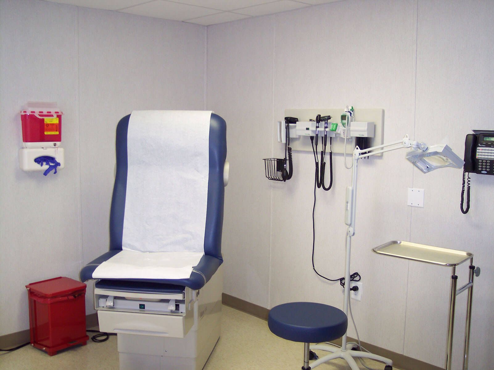 West-Cecil-Health-Care-Modular-Clinic-Interior-Paitent-Room-2