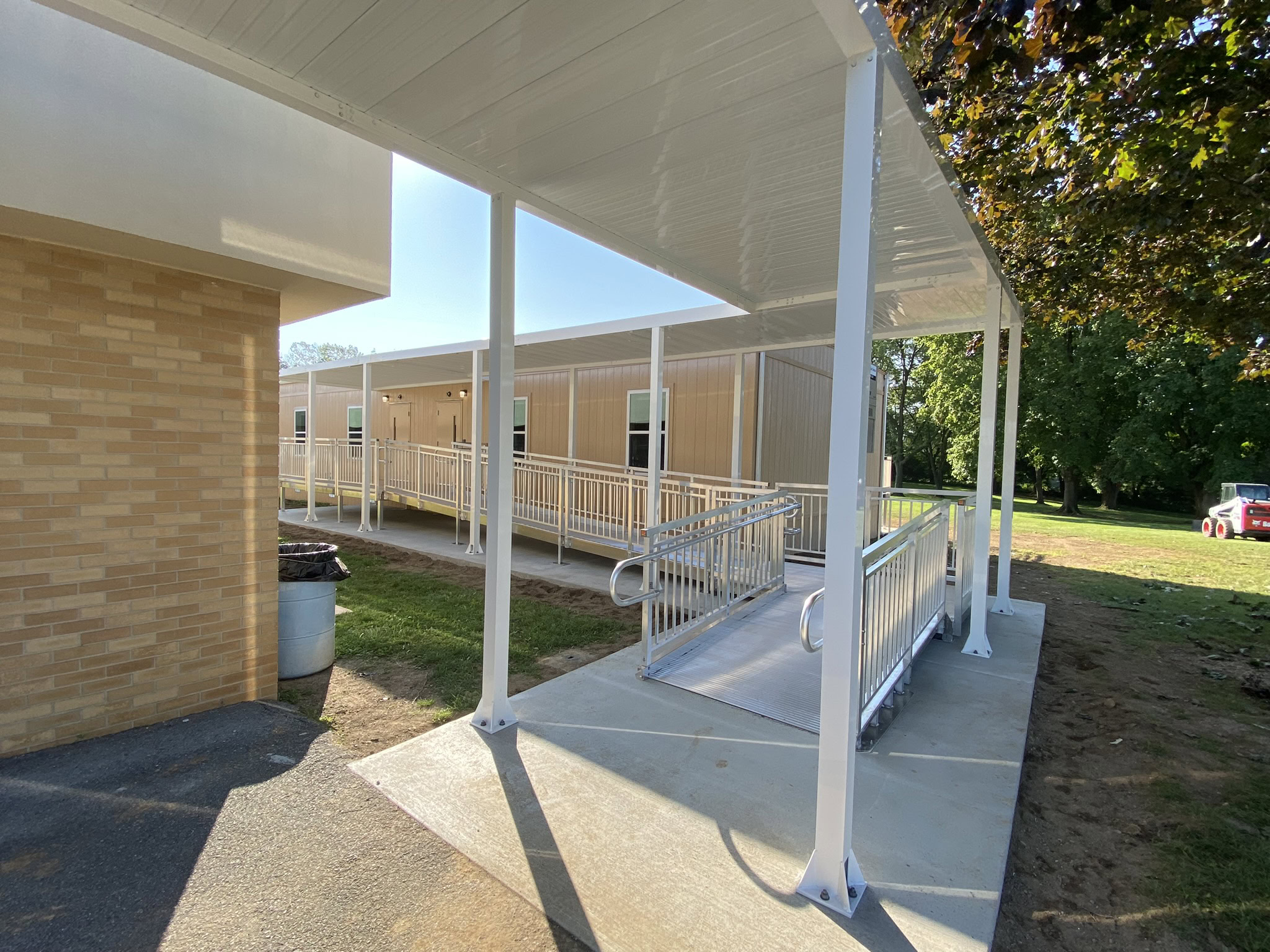 Classroom Ramp Modular Classroom with Covered Walkway | Modular Genius